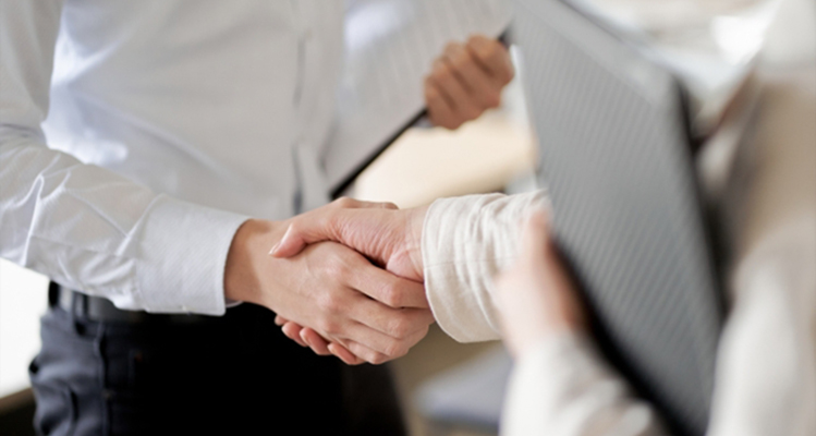 自治体に働きかけを行います